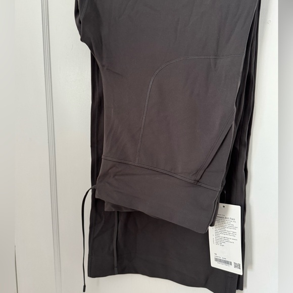Lululemon Throwback Still Pant - 2025 Version Sz 16 - Picture 2 of 4
